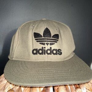 Adidas Olive Green Snap Back Trefoil Embroidered Mens OSFM